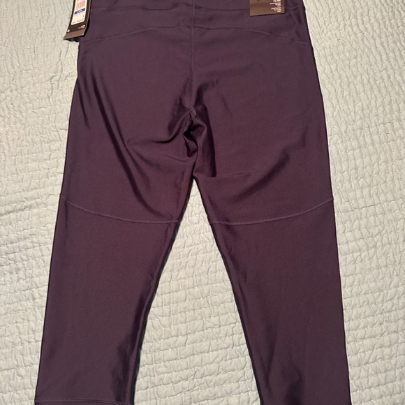 Under Armor Heat Gear Team 3/4 Leggings Womens Navy Size XL NWT - Picture 3 of 3